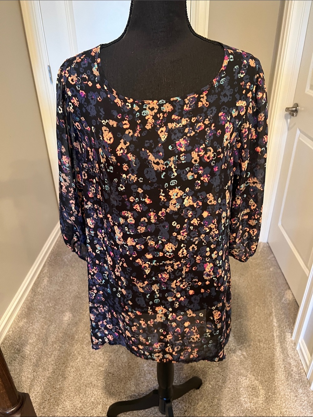 Lily Star Black Floral Tunic with Peach, Purple and Teal Accents Size XL